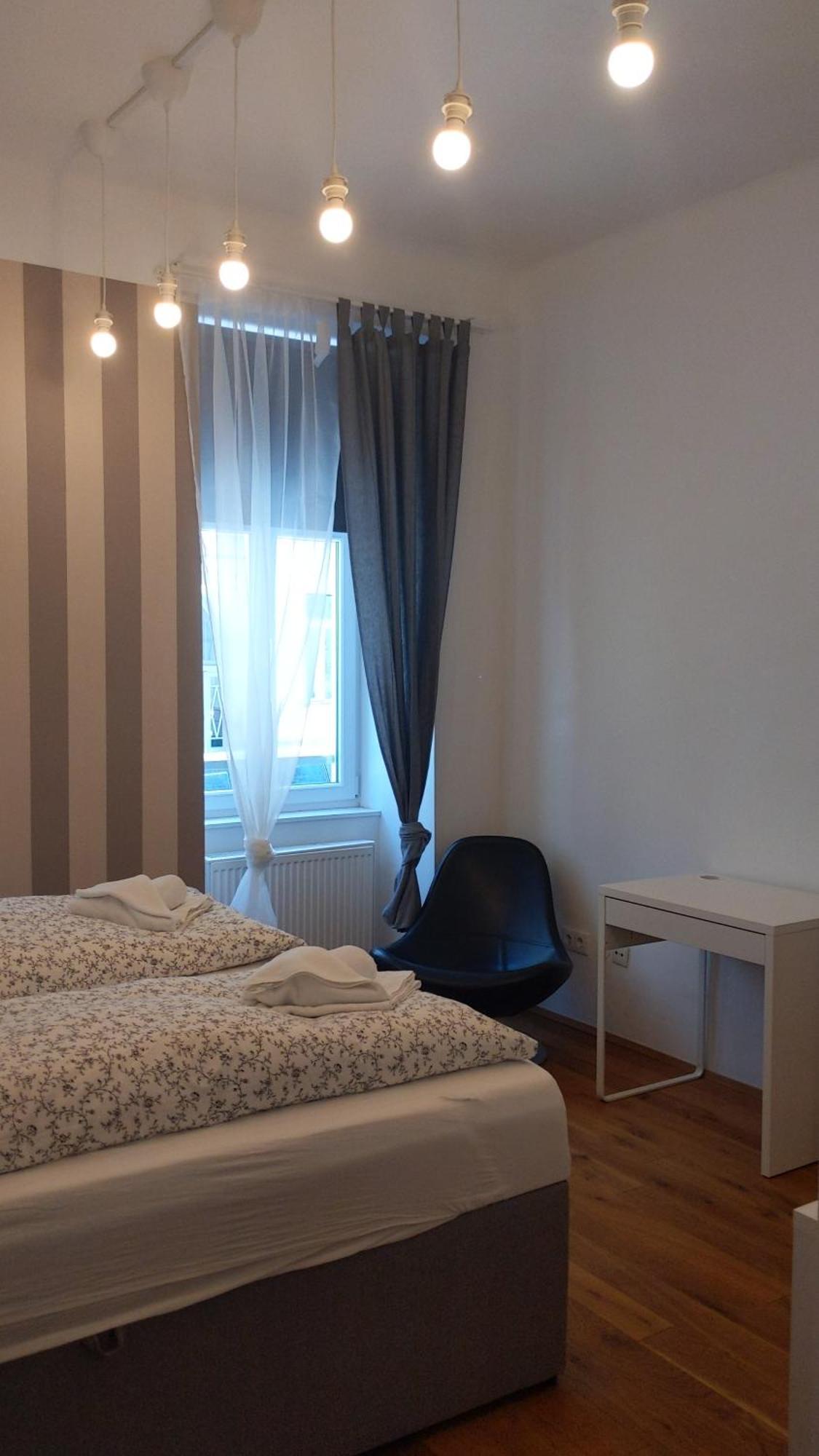 Design Place 1030 Vienna Room photo